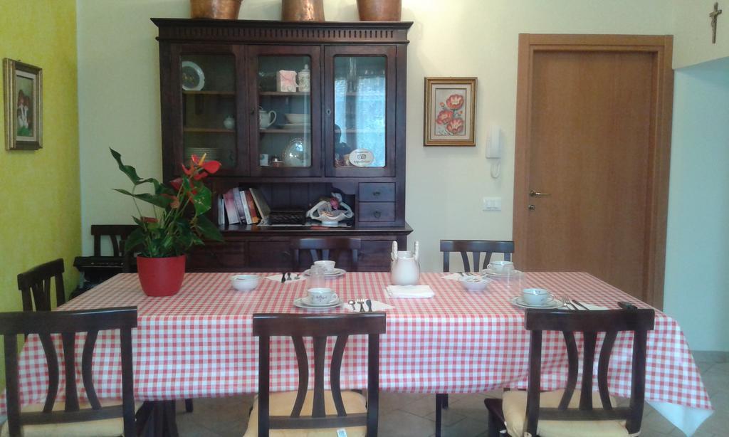 La Villa Morandi Marzio Buitenkant foto