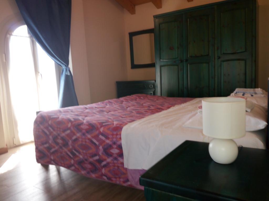 La Villa Morandi Marzio Buitenkant foto